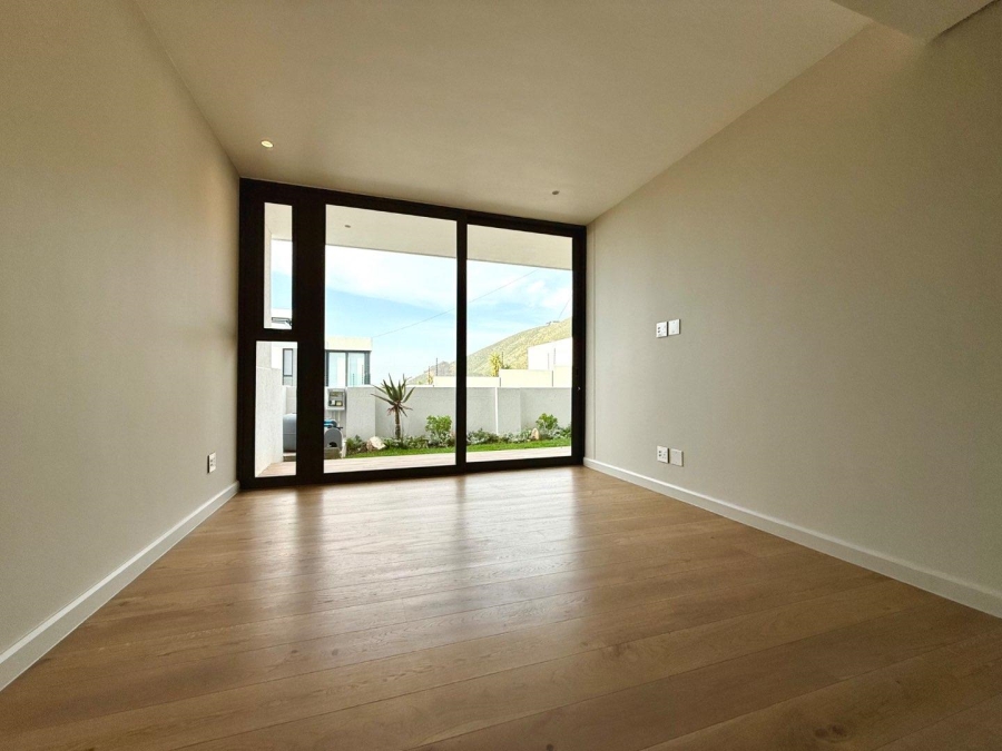 3 Bedroom Property for Sale in Fresnaye Western Cape